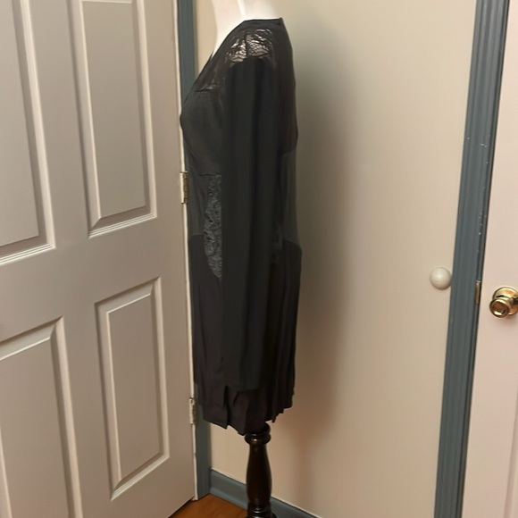 Dress - Picture 2 of 9